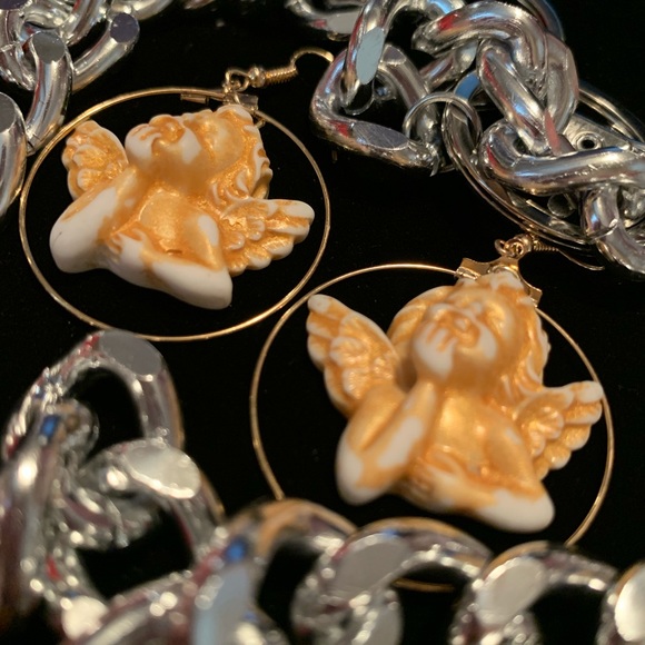 Angel Hoop Earrings 👼 - Picture 2 of 2